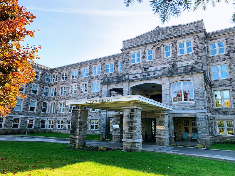 Laureate Collegeの画像8